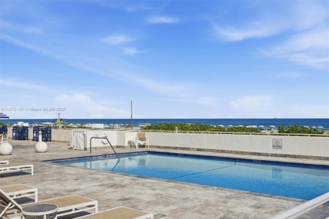 Condo in Miami Beach, Florida  № 1968581 - photo 28