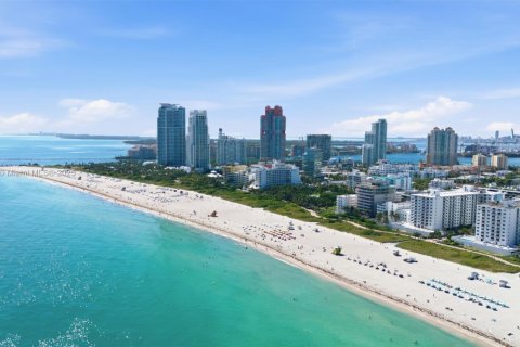 Condo in Miami Beach, Florida  № 1968581 - photo 22