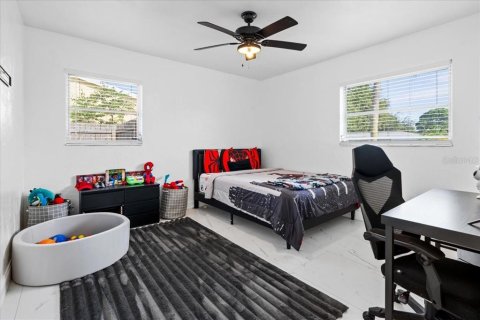 House in Kenneth City, Florida 3 bedrooms, 118.17 sq.m. № 1876744 - photo 26