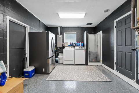 House in Kenneth City, Florida 3 bedrooms, 118.17 sq.m. № 1876744 - photo 29