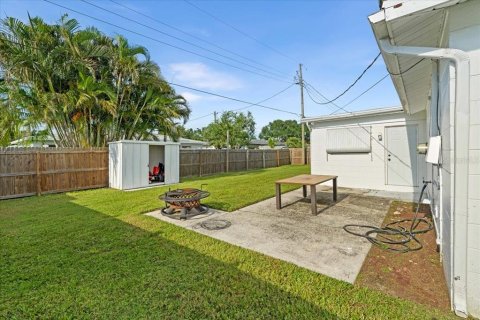 House in Kenneth City, Florida 3 bedrooms, 118.17 sq.m. № 1876744 - photo 30
