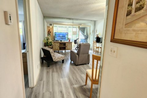 Купить кондоминиум в Тамарак, Флорида 1 комната, 67.82м2, № 2190857 - фото 3