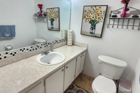Купить кондоминиум в Тамарак, Флорида 1 комната, 67.82м2, № 2190857 - фото 10