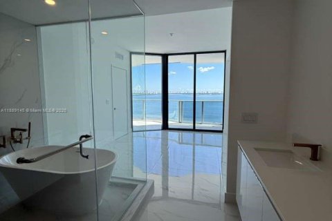 Снять в аренду кондоминиум в Майами, Флорида 2 спальни, 143.53м2, № 2021703 - фото 8