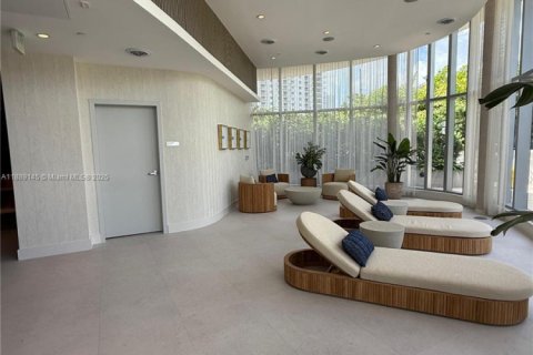 Снять в аренду кондоминиум в Майами, Флорида 2 спальни, 143.53м2, № 2021703 - фото 20