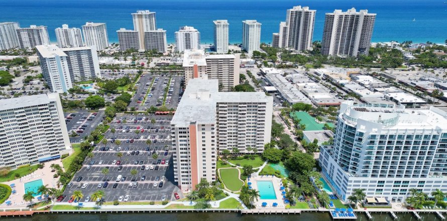 Condominio en Fort Lauderdale, Florida, 2 dormitorios № 1029386