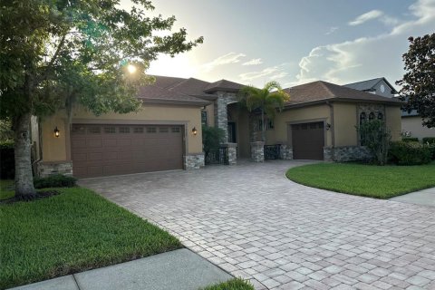 House in Valrico, Florida 4 bedrooms, 295.43 sq.m. № 1786651 - photo 1