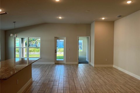 House in North Port, Florida 3 bedrooms, 183.02 sq.m. № 1114717 - photo 5