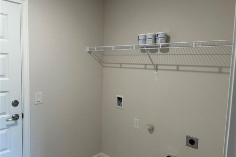 Купить виллу или дом в Норт-Порт, Флорида 9 комнат, 183.02м2, № 1114717 - фото 22