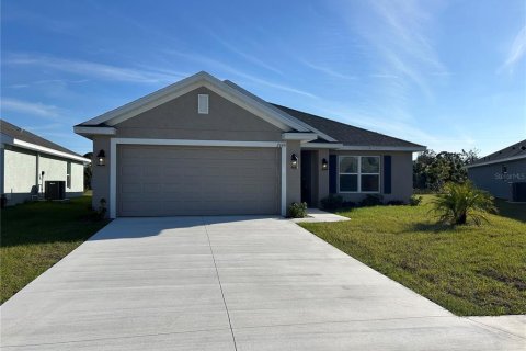Villa ou maison à vendre à North Port, Floride: 3 chambres, 183.02 m2 № 1114717 - photo 2