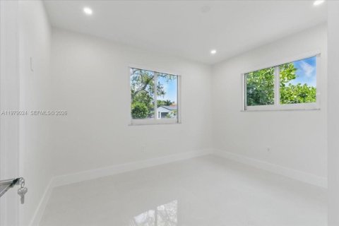 Villa ou maison à louer à Palmetto Bay, Floride: 4 chambres, 155.89 m2 № 2046004 - photo 13