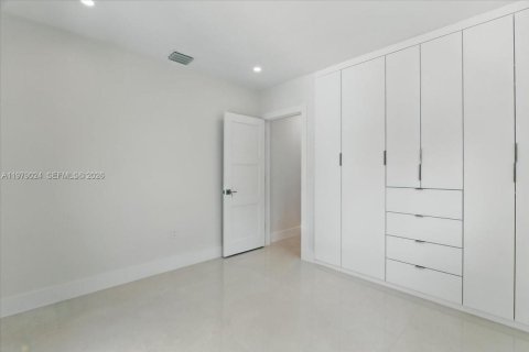 Villa ou maison à louer à Palmetto Bay, Floride: 4 chambres, 155.89 m2 № 2046004 - photo 14