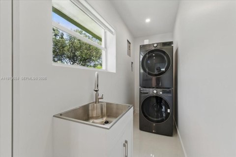 Villa ou maison à louer à Palmetto Bay, Floride: 4 chambres, 155.89 m2 № 2046004 - photo 19