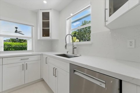 Villa ou maison à louer à Palmetto Bay, Floride: 4 chambres, 155.89 m2 № 2046004 - photo 6