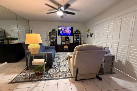 Copropriété à vendre à Tampa, Floride: 2 chambres, 88.26 m2 № 1902120 - photo 5