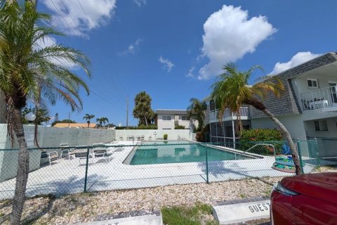 Condo in Sarasota, Florida, 2 bedrooms  № 1827093 - photo 12