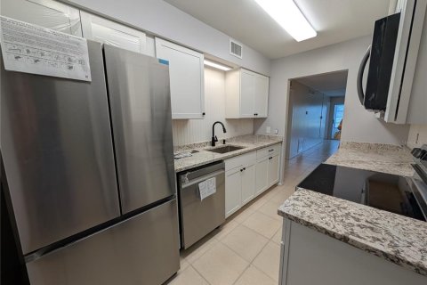 Condo in Sarasota, Florida, 2 bedrooms  № 1827093 - photo 2