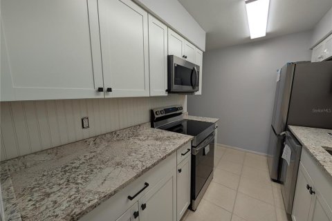 Condo in Sarasota, Florida, 2 bedrooms  № 1827093 - photo 4