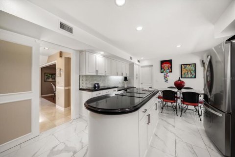 Casa en venta en Clearwater, Florida, 5 dormitorios, 354.33 m2 № 1808326 - foto 24
