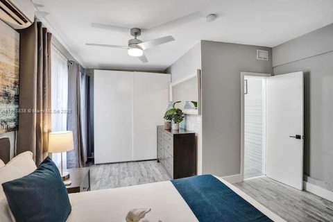 House in Hollywood, Florida 4 bedrooms, 146.97 sq.m. № 2014684 - photo 29