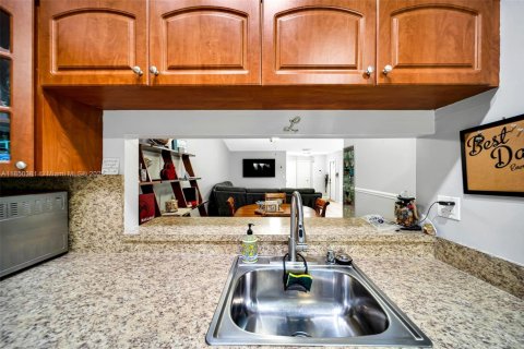 House in Plantation, Florida 2 bedrooms, 119.1 sq.m. № 1855156 - photo 16