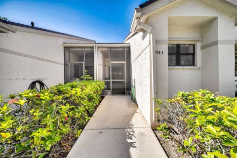 House in Plantation, Florida 2 bedrooms, 119.1 sq.m. № 1855156 - photo 2