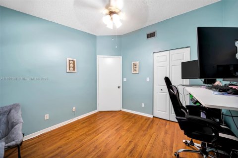 House in Plantation, Florida 2 bedrooms, 119.1 sq.m. № 1855156 - photo 26