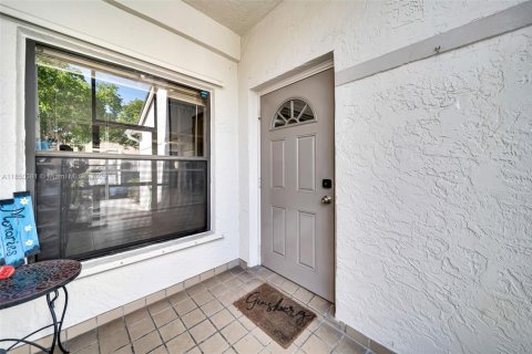House in Plantation, Florida 2 bedrooms, 119.1 sq.m. № 1855156 - photo 4