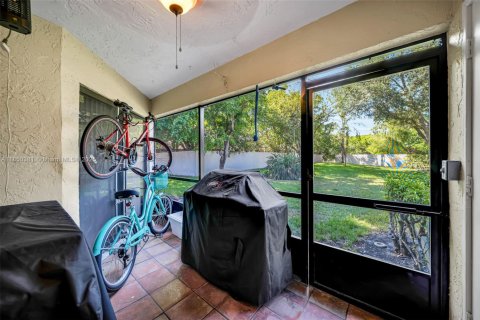 House in Plantation, Florida 2 bedrooms, 119.1 sq.m. № 1855156 - photo 30