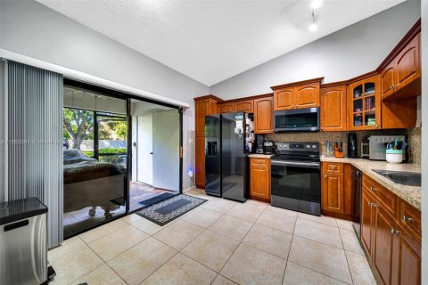 House in Plantation, Florida 2 bedrooms, 119.1 sq.m. № 1855156 - photo 14