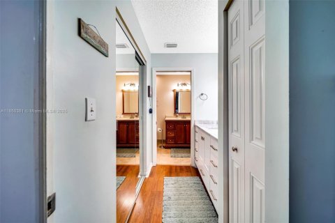 House in Plantation, Florida 2 bedrooms, 119.1 sq.m. № 1855156 - photo 22