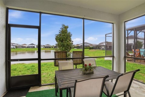 Villa ou maison à vendre à Davenport, Floride: 3 chambres, 186.18 m2 № 2219000 - photo 2