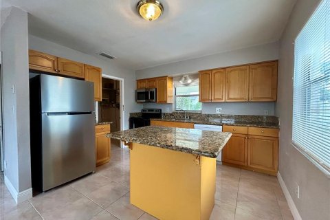 Villa ou maison à louer à Saint Petersburg, Floride: 2 chambres, 104.79 m2 № 2413578 - photo 6