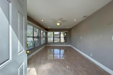 Villa ou maison à louer à Saint Petersburg, Floride: 2 chambres, 104.79 m2 № 2413578 - photo 3