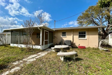 Villa ou maison à louer à Saint Petersburg, Floride: 2 chambres, 104.79 m2 № 2413578 - photo 20