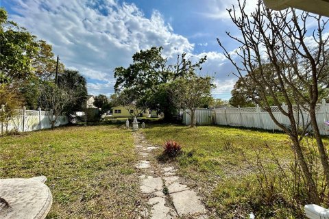 Villa ou maison à louer à Saint Petersburg, Floride: 2 chambres, 104.79 m2 № 2413578 - photo 17