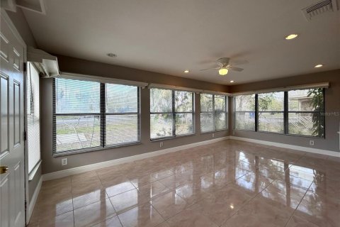 Villa ou maison à louer à Saint Petersburg, Floride: 2 chambres, 104.79 m2 № 2413578 - photo 4
