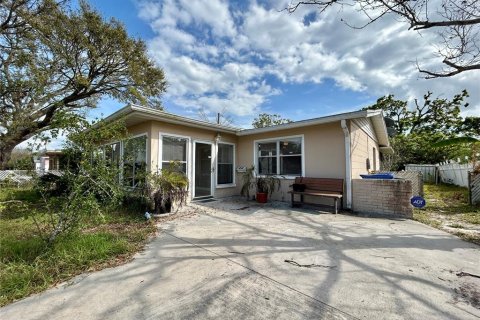 Villa ou maison à Saint Petersburg, Floride 2 chambres, 104.79 m2 № 2413578