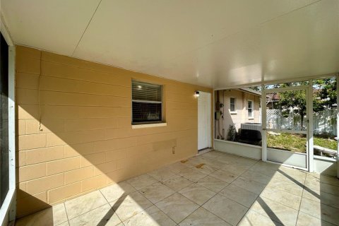 Villa ou maison à louer à Saint Petersburg, Floride: 2 chambres, 104.79 m2 № 2413578 - photo 16