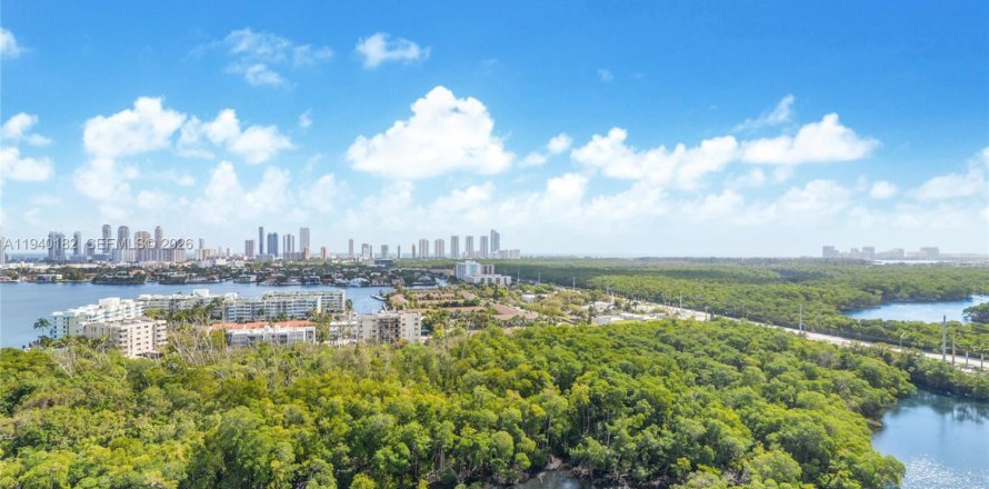 Condo à North Miami Beach, Floride, 2 chambres  № 1997370