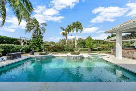 Дом в Виро-Бич, Флорида 3 спальни, 253.62м2 № 2007465