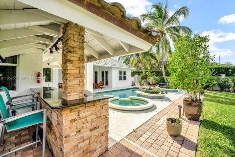 Купить виллу или дом в Виро-Бич, Флорида 3 спальни, 253.62м2, № 2007465 - фото 24