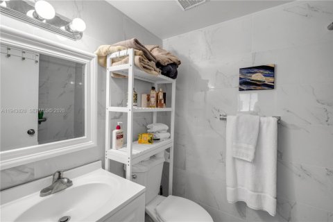 Villa ou maison à vendre à Pompano Beach, Floride: 2 chambres, 84.08 m2 № 2001172 - photo 9