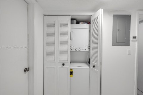 Villa ou maison à vendre à Pompano Beach, Floride: 2 chambres, 84.08 m2 № 2001172 - photo 10