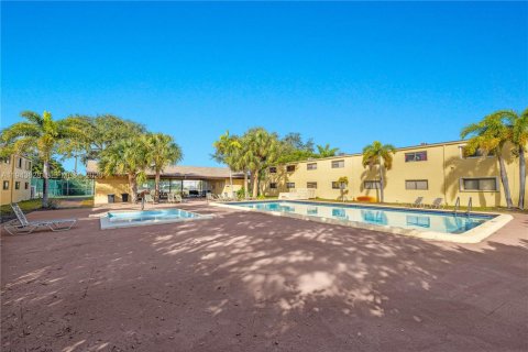 Villa ou maison à vendre à Pompano Beach, Floride: 2 chambres, 84.08 m2 № 2001172 - photo 13