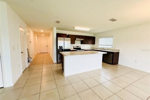 Villa ou maison à louer à Auburndale, Floride: 4 chambres, 157.56 m2 № 1823002 - photo 2