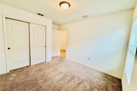 Villa ou maison à louer à Auburndale, Floride: 4 chambres, 157.56 m2 № 1823002 - photo 4