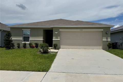 Villa ou maison à louer à Auburndale, Floride: 4 chambres, 157.56 m2 № 1823002 - photo 1