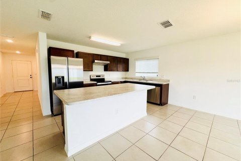 Villa ou maison à louer à Auburndale, Floride: 4 chambres, 157.56 m2 № 1823002 - photo 11