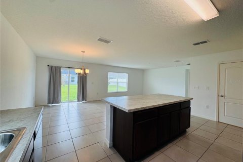 Villa ou maison à louer à Auburndale, Floride: 4 chambres, 157.56 m2 № 1823002 - photo 10